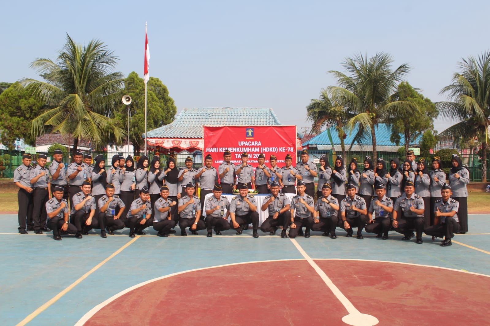 $rows[judul]
