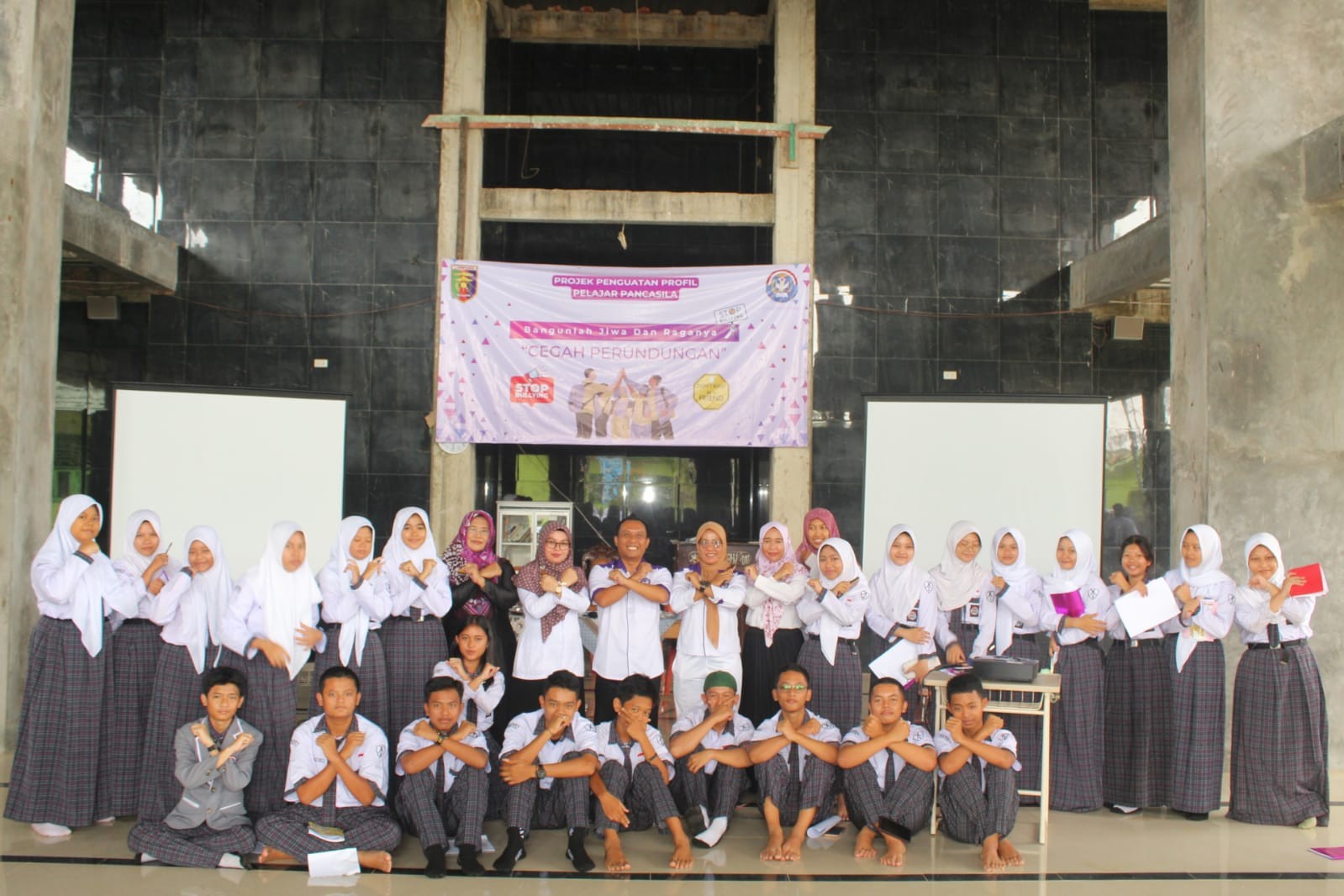 $rows[judul]