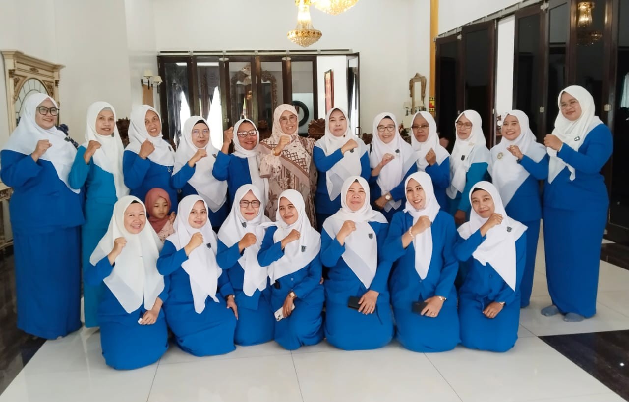 $rows[judul]